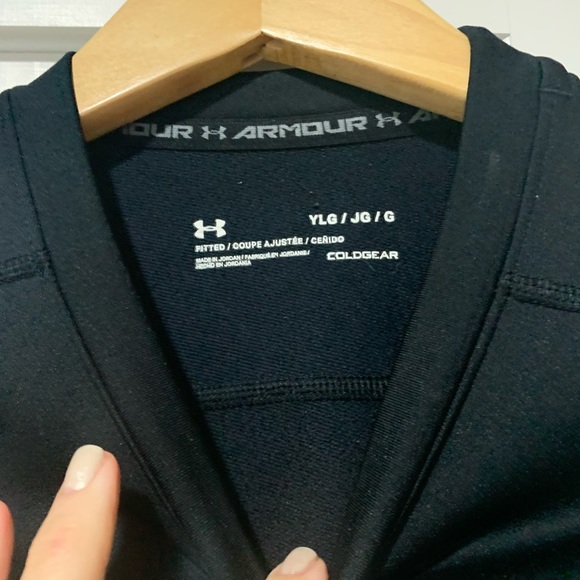 Boys Under Armour fleece long sleeve shirt - Picture 2 of 4